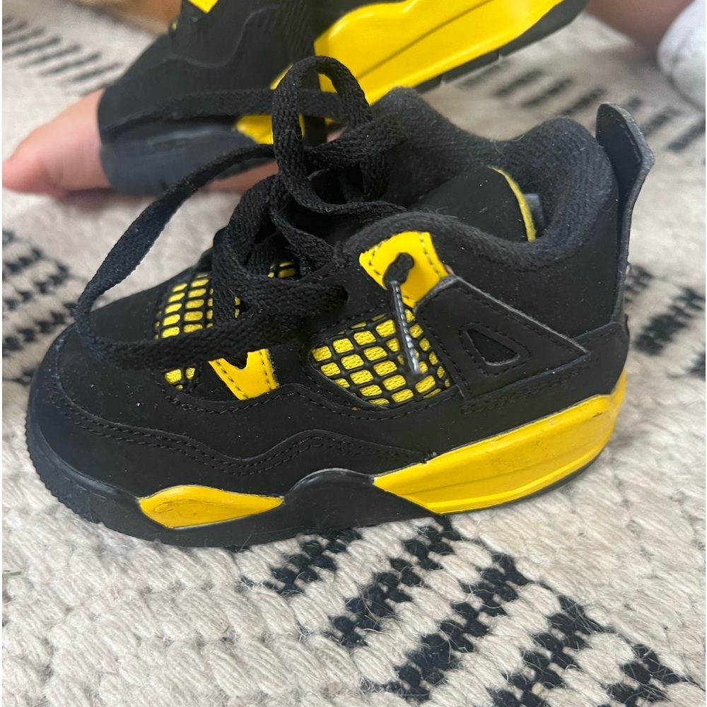 Toddler yellow thunder 7s